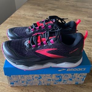 NWT Brooks Caldera 5 size 9 running shoes